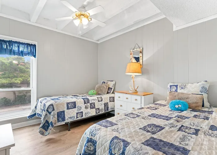 Holiday home Family-friendly 3br On 77th St Pool, Balcony & Walk To *