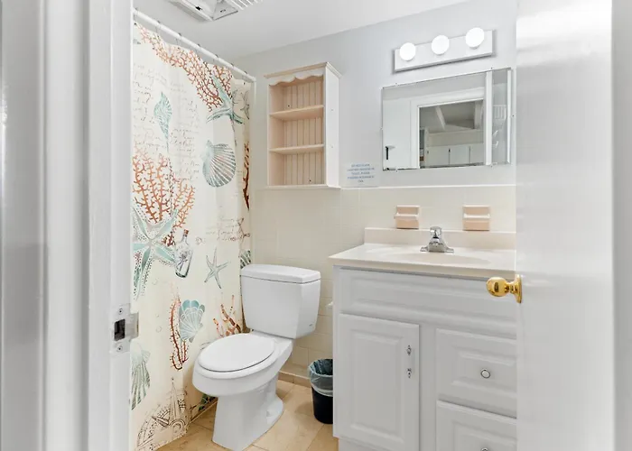 Holiday home Family-friendly 3br On 77th St Pool, Balcony & Walk To